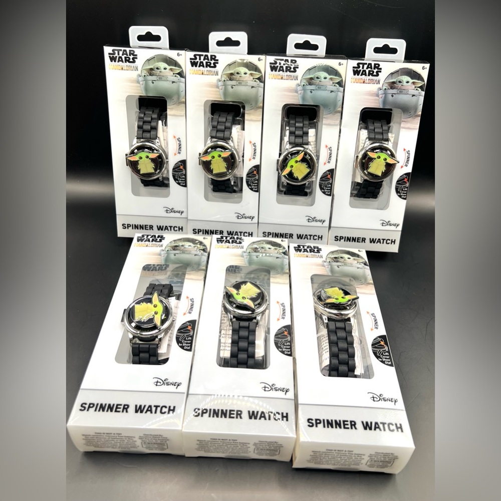 Disney -‎ Star Wars Spinner Watch w/Black/Green- New in box, Set of 7